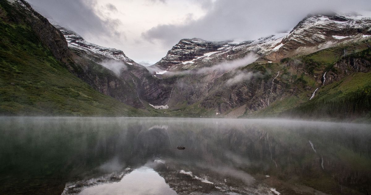 Gunsight Lake Trail: Mountains, Glaciers, and Sandy Beaches